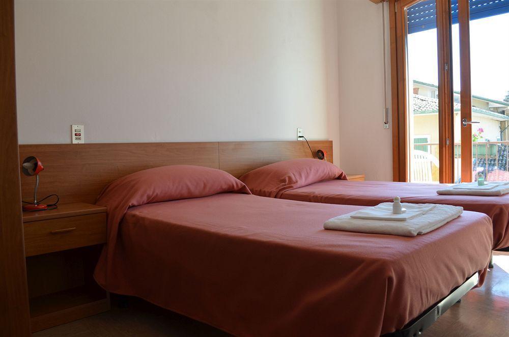 Hotel Luisa Brenzone sul Garda Luaran gambar